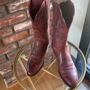 Red ariat cowboy boots